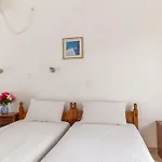 Sifnos 5 *